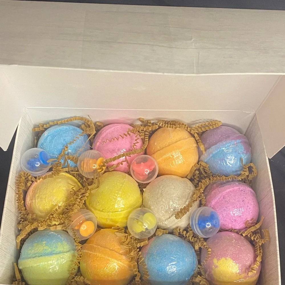 Sky Organics Kids Bath Bomb Gift Set Of 12 / With toys.
